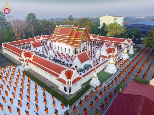 ภาพ No.297381:วันที่ 15 มกราคม พ.ศ.2569 พระธรรมยาตราปฏิบัติธรรมและถ่ายภาพหมู่ประวัติศาสตร์ อนุสรณ์สถานลำดับที่ 4 สถานที่เกิดด้วยกายธรรม  ณ วัดโบสถ์บน ต.บางคูเวียง จ.นนทบุรี ในโครงการธรรมยาตรา กตัญญูบูชา มหาปูชนียาจารย์ พระมงคลเทพมุนี(สด จนฺทสโร) พระผู้ปราบมาร อนุสรณ์ส