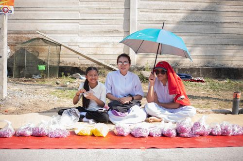 ภาพ No.290373:วันที่ 7 มกราคม พ.ศ. 2569 พิธีต้อนรับพระธรรมยาตรา ณ อนุสรณ์สถานลำดับที่ 2  สถานที่ตั้งมโนปณิธานบวชตลอดชีวิต อนุสรณ์สถานคลองบางนางแท่น (ภาพชุดที่ 2) อ.สามพราน จ.นครปฐม ในโครงการธรรมยาตรา กตัญญูบูชา มหาปูชนียาจารย์ พระมงคลเทพมุนี(สด จนฺทสโร) พระผู้ปราบมาร 
