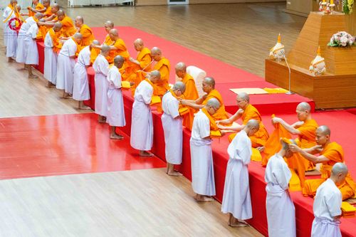 ภาพ No.319530:วันเสาร์ที่ 4 เมษายน พ.ศ.2569 พิธีขอขมา มอบผ้าไตร และถวายบาตรแด่นาคธรรมทายาท ในโครงการบรรพชาสามเณรฟื้นฟูพระพุทธศาสนาทั่วไทย โครงการหน่อแก้วเปรียญธรรม รุ่นที่ 14 โครงการสามเณรยุวธรรมทายาท รุ่นที่ 34 โครงการสามเณรมัชฌิมธรรมทายาท รุ่นที่ 30 ณ สภาธรรมกายสากล