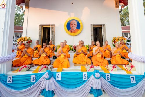 ภาพ No.297547:วันที่ 18 มกราคม พ.ศ. 2569 พิธีตักบาตรพระธรรมยาตรา ณ วัดโบสถ์บน ต.บางคูเวียง จ.นนทบุรี อนุสรณ์สถานลำดับที่ 4 สถานที่เกิดด้วยกายธรรม ในโครงการธรรมยาตรา กตัญญูบูชา มหาปูชนียาจารย์ พระมงคลเทพมุนี(สด จนฺทสโร) พระผู้ปราบมาร อนุสรณ์สถาน 7 แห่ง ปีที่ 14