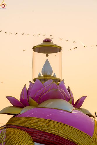 ภาพ No.294351:วันที่ 14 มกราคม พ.ศ. 2569 พิธีตักบาตรพระธรรมยาตรา ณ วัดสองพี่น้อง ต.ต้นตาล อ.สองพี่น้อง จ.สุพรรณบุรี ในโครงการธรรมยาตรา กตัญญูบูชา มหาปูชนียาจารย์ พระมงคลเทพมุนี(สด จนฺทสโร) พระผู้ปราบมาร อนุสรณ์สถาน 7 แห่ง ปีที่ 14