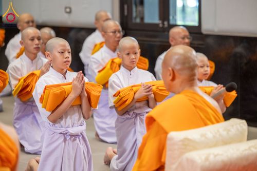ภาพ No.286588:วันเสาร์ที่ 12 กรกฏาคม พ.ศ.2568 พิธีบรรพชาอุปสมบท  โครงการบรรพชาอุปสมบทหมู่ ธรรมทายาทนานาชาติ(ภาคภาษาจีน), โครงการบรรพชาสามเณร โรงเรียนนานาชาติ รุ่นที 14