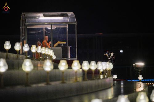 ภาพ No.81882:พิธีจุดวิสาขประทีปและเวียนประทักษิณ เนื่องในวันวิสาขบูชา วันเสาร์ที่ 3 มิถุนายน 2566 ณ ลานธรรมพระมหาธรรมกายเจดีย์ วัดพระธรรมกาย จ.ปทุมธานี