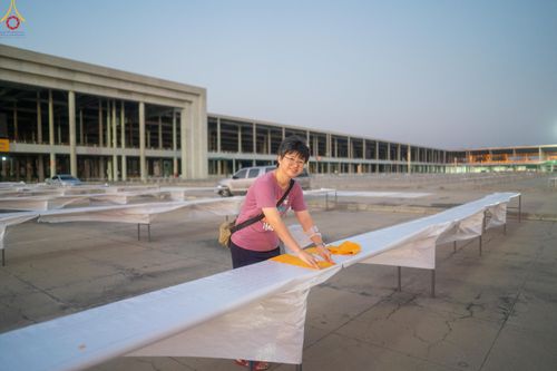 ภาพ No.321206:วันที่ 10-11 เมษายน พ.ศ.2569 การเตรียมกล่องไทยธรรม และการติดผ้ารับประเคน เพื่องานถวายมหาสังฆทาน 40,000 กว่าวัดทั่วประเทศ วันคุ้มครองโลก 22 เมษายน พ.ศ.2569 วัดพระธรรมกาย