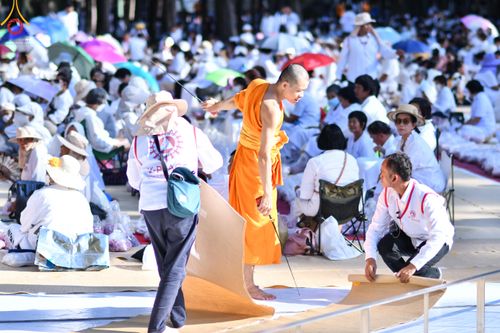 ภาพ No.105940:V.2 ทุ่มเท การเตรียมงาน เก็บงาน การรับบุญของเจ้าหน้าที่หน่วยงานต่างๆ เพื่อโครงการธรรมยาตรา กตัญญูบูชามหาปูชนียาจารย์ พระมงคลเทพมุนี (สด จนฺทสโร) พระผู้ปราบมาร อนุสรณ์สถาน 7 แห่ง ปีที่ 12 ระหว่างวันที่ 2 - 31 มกราคม พ.ศ.2567