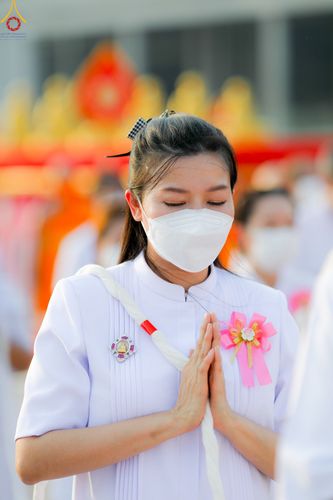 ภาพ No.79184:พิธีอัญเชิญองค์พระบรมพุทธเจ้า 24 องค์ เวียนประทักษิณรอบพระมหาธรรมกายเจดีย์ ณ วัดพระธรรมกาย  วันที่ 2 เมษายน พ.ศ. 2566