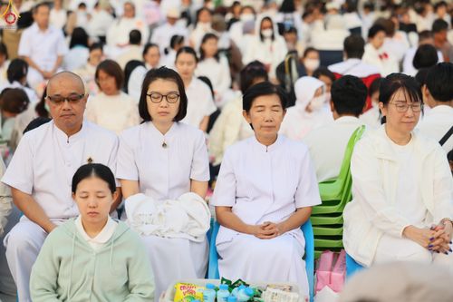 ภาพ No.292374:วันที่ 11 มกราคม พ.ศ. 2569 พิธีตักบาตรพระธรรมยาตรา ณ อนุสรณ์สถานคลองบางนางแท่น อ.สามพราน จ.นครปฐม ในโครงการธรรมยาตรา กตัญญูบูชา มหาปูชนียาจารย์ พระมงคลเทพมุนี(สด จนฺทสโร) พระผู้ปราบมาร อนุสรณ์สถาน 7 แห่ง ปีที่ 14