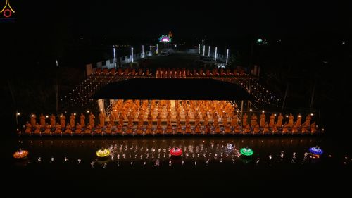 ภาพ No.301349:วันที่ 22 มกราคม พ.ศ. 2569 พิธีลอยประทีปธรรมถวายเป็นพุทธบูชา และบูชาธรรมมหาปูชนียาจารย์  ณ อนุสรณ์สถานลำดับที่ 5 สถานที่เผยแผ่วิชชาธรรมกายครั้งแรก อนุสรณ์สถานบางปลา วัดบางปลา อำเภอบางเลน จังหวัดนครปฐม ในโครงการธรรมยาตรา กตัญญูบูชา มหาปูชนียาจารย์ พระมงคล