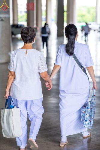 ภาพ No.82920:พิธีตักบาตรฉลองพระบวชใหม่  โครงการธรรมทายาทอุปสมบทหมู่อุดมศึกษา  รุ่นที่50 ภาคฤดูฝน วันเสาร์ที่ 24 มิถุนายน พ.ศ.2566 ณ มหารัตนวิหารคด คอร์ 6 วัดพระธรรมกาย