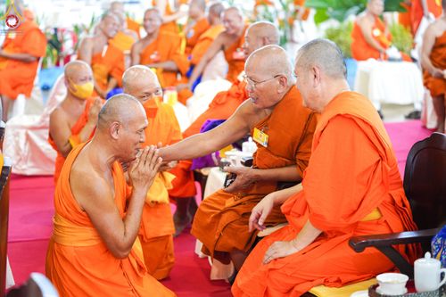 ภาพ No.85101:บรรยากาศการต้อนรับพระสังฆาธิการทั่วประเทศ และพิธีบูชาข้าวพระในวันสมาธิโลก วันอาทิตย์ต้นเดือนที่ 6 สิงหาคม พ.ศ. 2566 ณ สภาธรรมกายสากล วัดพระธรรมกาย