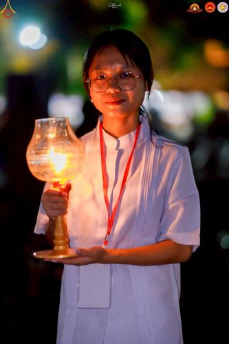 ภาพ No.224688:วันจันทร์ที่ 12 พฤษภาคม พ.ศ. 2568  ชาวพุทธในอินโดนีเซีย ร่วมฉลองวิสาขบูชาจุดประทีปกว่า 200,000 ดวง ณ พระมหาเจดีย์บรมพุทโธ  เจริญพุทธมนต์ถวาย “พระวชิรเกล้าเจ้าอยู่หัว”