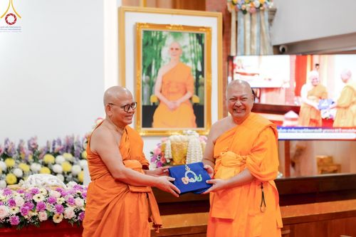 ภาพ No.142781:พิธีพัทธสีมา ประดิษฐานลูกนิมิตมหาสมบัติ สถาปนาอุโบสถวัดพระธรรมกายลอนดอน บูชาธรรม 80 ปี หลวงพ่อธัมมชโย วันเสาร์ที่ 22 มิถุนายน พ.ศ. 2567