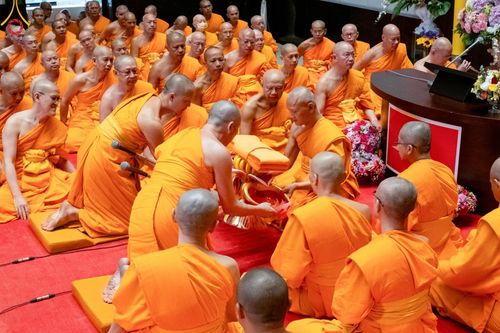 ภาพ No.167912:พิธีทอดกฐิน และ พิธีกรานกฐิน ในวันอาทิตย์ที่ 3 พฤศจิกายน พ.ศ. 2567 ณ วัดพระธรรมกาย จ.ปทุมธานี