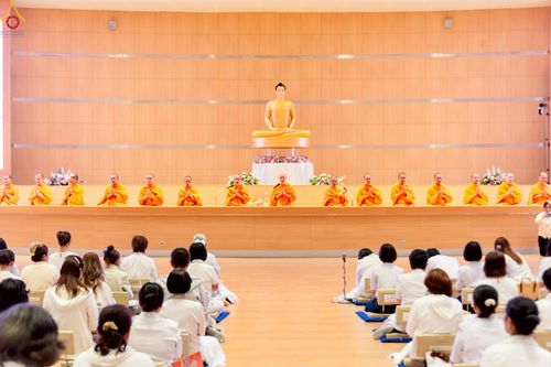 ภาพ No.242446:วันที่ ๒๙ - ๓๑ สิงหาคม พ.ศ. ๒๕๖๘ สัมมนารวมใจผู้นำบุญ บูชาธรรม ๘๑ ปี  หลวงพ่อธัมมชโย รุ่นที่ ๒ กฐินสามัคคีทั่วไทย ๓๐,๐๐๐ วัด โครงการอุปสมบทบูชาธรรมมหาปูชนียาจารย์  ๓,๐๐๐ รูป