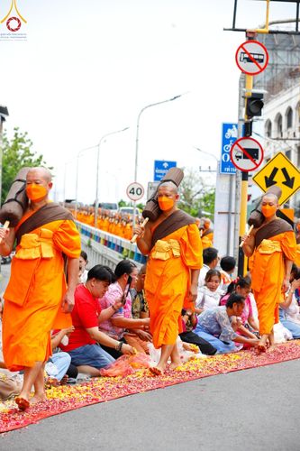 ภาพ No.128407:พิธีอัญเชิญพระบรมสารีริกธาตุ " ใจกลางเมืองนครหาดใหญ่ " เพื่อประดิษฐาน ณ มหารัตนเจดีย์สิริปทุมสวรรค์ (เจดีย์อริยพุทธะ 5 พระองค์) ศูนย์ปฏิบัติธรรมภาคใต้ อ.บางกล่ำ จ.สงขลา  วันที่ 9 มีนาคม พ.ศ.2567 (ชุดที่ 1)