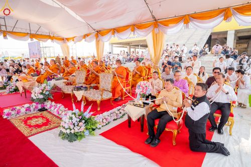 ภาพ No.79557:พิธีเททองหล่อพระประธาน ประจำอุโบสถวัดสายสุวพรรณ ณ มณฑลพิธีฯ ธรรมอุทยาน สัตตมหาสถาน หน้าอุโบสถวัดสายสุวพรรณ ต.คลองสี่ อ.คลองหลวง จ.ปทุมธานี วันเสาร์ที่ 1 เมษายน พ.ศ. 2566