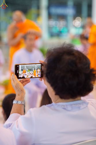 ภาพ No.83588:พิธีตัดปอยผมและปลงผม ในโครงการบรรพชาอุปสมบทหมู่ ธรรมทายาทรุ่นเข้าพรรษา ณ วัดพระธรรมกาย วันอาทิตย์ที่ 16 กรกฎาคม พ.ศ.2566