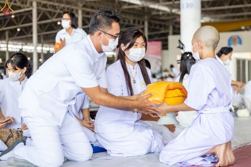 ภาพ No.79361:พิธีขอขมา มอบบาตรและผ้าไตร ในโครงการบรรพชาสามเณรฟื้นฟูพระพุทธศาสนาทั่วไทย โครงการอบรมยุวธรรมทายาท มัชฌิมธรรมทายาท และธรรมทายาทรุ่นอุดมศึกษา ณ สภาธรรมกายสากล วัดพระธรรมกาย วันเสาร์ที่ 1 เมษายน พ.ศ. 2566