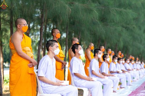 ภาพ No.82582:พิธีตัดปอยผมและปลงผมนาคธรรมทายาท ในโครงการอุปสมบทหมู่ธรรมทายาทพุทธศาสตร์สากล รุ่นที่ 7 (ภาคฤดูฝน) วันอาทิตย์ที่ 11 มิถุนายน พ.ศ. 2566 ณ  วัดพระธรรมกาย