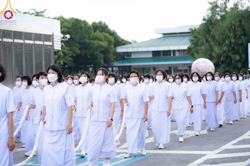 ภาพ No.89118:พิธีอัญเชิญรูปหล่อทองคำ  คุณยายอาจารย์มหารัตนอุบาสิกาจันทร์ ขนนกยูง เพื่อประดิษฐาน ณ มหาวิหารคุณยายอาจารย์ฯ เนื่องในวันครูผู้ค้นพบวิชชาธรรมกาย วันศุกร์ที่ 29 กันยายน พ.ศ. 2566