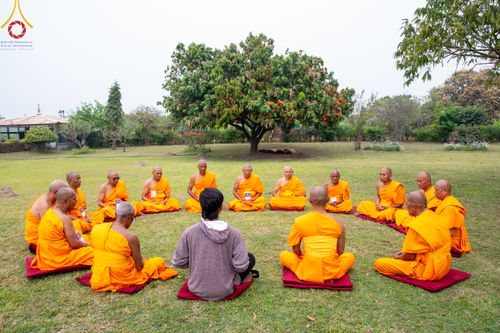 ภาพ No.314625:วันที่ 20 มีนาคม พ.ศ. 2569 พระอาจารย์ แนะนำการปฏิบัติธรรมให้แก่สามเณร  โครงการบรรพชาสามเณร 500 รูป เนปาล ณ วิหารมายาเทวี ประเทศเนปาล