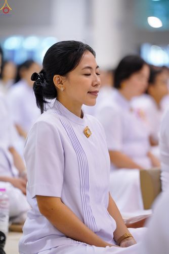 ภาพ No.311402:วันอาทิตย์ต้นเดือนที่ 1 มีนาคม พ.ศ.2569 พิธีตักบาตร และ พิธีบูชาข้าวพระ ณ สภาธรรมกายสากล วัดพระธรรมกาย