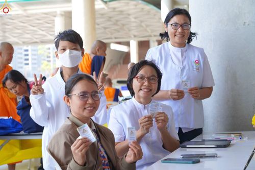 ภาพ No.300456:ภาพเบื้องหลังอาสาสมัครรวมใจ ชุดที่ 3 ในโครงการธรรมยาตรา กตัญญูบูชา มหาปูชนียาจารย์ พระมงคลเทพมุนี(สด จนฺทสโร) พระผู้ปราบมาร อนุสรณ์สถาน 7 แห่ง ปีที่ 14