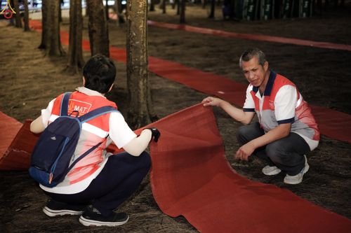 ภาพ No.296351:ภาพเบื้องหลังอาสาสมัครรวมใจ ชุดที่ 2 ในโครงการธรรมยาตรา กตัญญูบูชา มหาปูชนียาจารย์ พระมงคลเทพมุนี(สด จนฺทสโร) พระผู้ปราบมาร อนุสรณ์สถาน 7 แห่ง ปีที่ 14