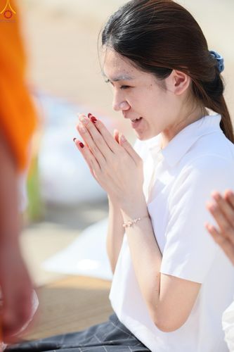 ภาพ No.287739:วันที่ 3 มกราคม พ.ศ. 2569 พิธีต้อนรับพระธรรมยาตรา ครั้งที่ 2 (ภาพชุดที่ 2) ในโครงการธรรมยาตรา กตัญญูบูชา มหาปูชนียาจารย์ พระมงคลเทพมุนี(สด จนฺทสโร) พระผู้ปราบมาร อนุสรณ์สถาน 7 แห่ง ปีที่ 14 ณ อนุสรณ์สถานมหาวิหารพระมงคลเทพมุนี (โลตัสแลนด์) อ.สองพี่น้อง จ.