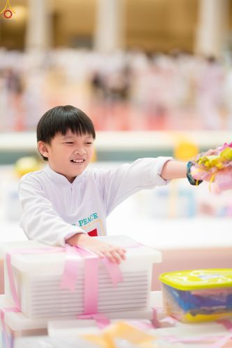 ภาพ No.280612:วันที่ 28 ธันวาคม พ.ศ.2568 พิธีถวายอุปกรณ์ทำความสะอาด ณ ห้องแก้วสารพัดนึก วัดพระธรรมกาย