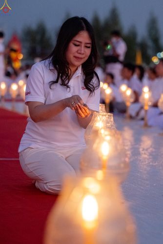 ภาพ No.302210:วันที่ 23 มกราคม พ.ศ. 2569 พิธีจุดประทีปธรรมถวายเป็นพุทธบูชา (ภาพชุดที่ 2) และบูชาธรรมมหาปูชนียาจารย์  ณ อนุสรณ์สถานลำดับที่ 5 สถานที่เผยแผ่วิชชาธรรมกายครั้งแรก อนุสรณ์สถานบางปลา วัดบางปลา อำเภอบางเลน จังหวัดนครปฐม ในโครงการธรรมยาตรา กตัญญูบูชา มหาปูชนีย