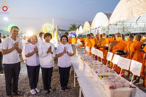 ภาพ No.115076:พิธีถวายภัตตาหารเป็นสังฆทาน แด่คณะพระธรรมยาตรา ปีที่ 12 วันที่ 19 มกราคม พ.ศ. 2567 ณ วัดโบสถ์(บน) บางคูเวียง จ.นนทบุรี