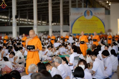 ภาพ No.137186:พิธีตักบาตร และปฏิบัติธรรม ในวันวิสาขบูชา วันพุธที่ 22 พฤษภาคม พ.ศ. 2567 ( วันพระขึ้น15 ค่ำ เดือน 6 ) ณ วัดพระธรรมกาย จ.ปทุมธานี
