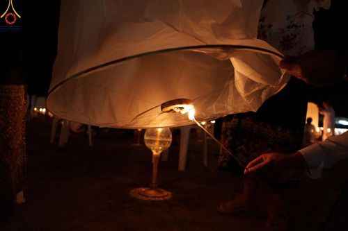 ภาพ No.175965:พิธีจุดประทีปโคมลาน, โคมลอยและลอยกระทง ถวายประทีปเป็นพุทธบูชา สร้างความสว่างไสวให้กับแผ่นดินด้วยแสงธรรม วันที่ 15 พฤศจิกายน พ.ศ. 2567 ณ พุทธอุทยานนานาชาติ อ.โพนพิสัย จ.หนองคาย