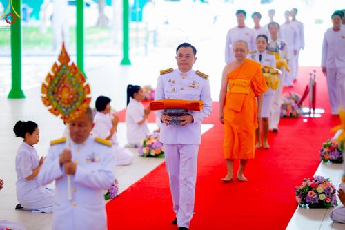 ภาพ No.214790:พิธีต้อนรับสัญญาบัตร พัดยศ พระราชวิเทศวชิรเวที (บัณฑิต วรปญฺโญ) เจ้าอาวาสวัดพระธรรมกายสกอตแลนด์ สหราชอาณาจักร ผู้ช่วยเจ้าอาวาสวัดพระธรรมกาย ณ อุโบสถพระไตรปิฏก วัดพระธรรมกาย