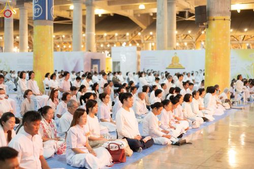 ภาพ No.187638:พิธีฉลองชัยสวดมนต์บทธัมมจักกัปปวัตนสูตร 7,000,000,000 จบ และพิธีสวดมนต์ข้ามปี วันที่ 31 ธันวาคม พ.ศ. 2567 ถึงวันที่ 1 มกราคม พ.ศ. 2568 ณ มหารัตนวิหารคด วัดพระธรรมกาย จ.ปทุมธานี