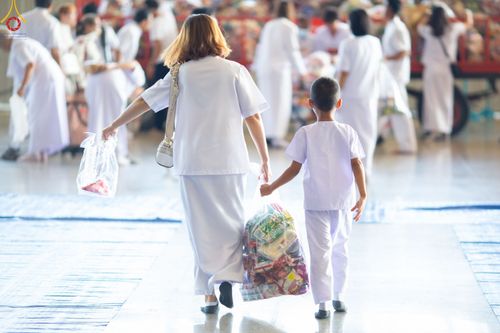 ภาพ No.86857:พิธีตักบาตร , พิธีบูชาข้าวพระ , พิธีจุดเทียนใจ ไฟนิรันดร์ อนันตชัย ในวันอาทิตย์ต้นเดือน 3 กันยายน พ.ศ. 2566 ณ วัดพระธรรมกาย