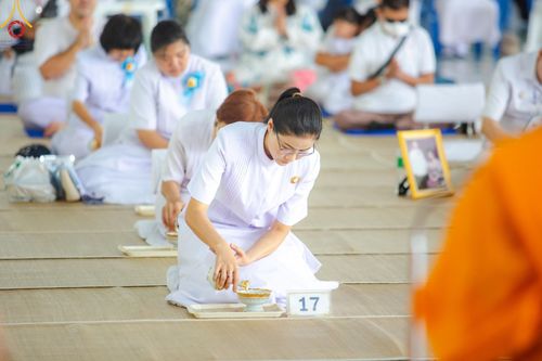 ภาพ No.167433:พิธีบุพเปตพลี ครั้งที่ 157 ร่วมอุทิศบุญกุศลแด่หมู่ญาติที่ล่วงลับไปแล้ว และสืบทอดอายุพระพุทธศาสนา วันพฤหัสที่ 31 ตุลาคม พ.ศ. 2567 (วันพระ แรม 14 ค่ำ เดือน 11) ณ หอฉันคุณยายอาจารย์ฯ วัดพระธรรมกาย