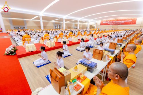 ภาพ No.272890:วันอาทิตย์ที่ 23 พฤศจิกายน พ.ศ.2568 พิธีมุทิตาสักการะ พระมหาเถระและพระเถระ ประจำปีพุทธศักราช 2568 ณ ห้องแก้วสารพัดนึก 2 สภาธรรมกายสากล  วัดพระธรรมกาย