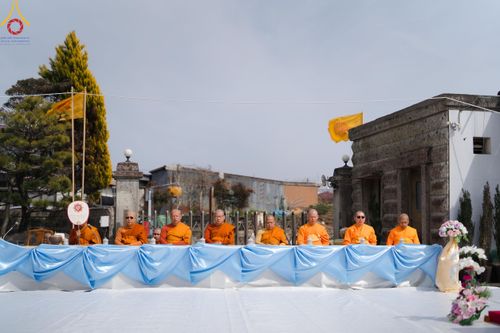 ภาพ No.132194:พิธีประดิษฐานยอดอุโบสถ บูชาธรรม 80 ปี หลวงพ่อธัมมชโย ณ วัดพระธรรมกายโทชิหงิ ประเทศญี่ปุ่น วันอาทิตย์ที่ 24 มีนาคม พ.ศ. 2567