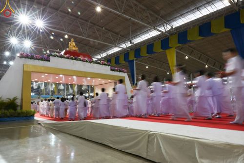 ภาพ No.150114:พิธีทอดผ้าป่าสมทบกฐินวัดพระธรรมกาย และสมทบกฐิน 30,000 วัดทั่วไทย ครั้งที่ 1 เนื่องในวันธรรมชัย 27 สิงหาคม พ.ศ.2567 ณ สภาธรรมกายสากล วัดพระธรรมกาย