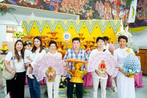 ภาพ No.162747:โครงการกฐินสามัคคีทั่วไทย 30,000 วัด บูชาธรรม 80 ปี หลวงพ่อธัมมชโย โดย คณะศิษยานุศิษย์วัดพระธรรมกาย ณ วัดโบสถ์บน จ.นนทบุรี วันที่ 19 ตุลาคม พ.ศ. 2567