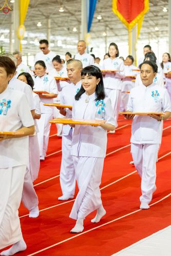 ภาพ No.277500:วันอาทิตย์ต้นเดือนที่ 7 ธันวาคม พ.ศ.2568 พิธีทอดผ้าป่าต้นสมบัติจักรพรรดิ ณ สภาธรรมกายสากล วัดพระธรรมกาย