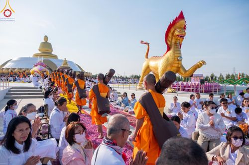 ภาพ No.198154:พิธีต้อนรับพระธรรมยาตรา ณ อนุสรณ์สถานลำดับที่ 5 สถานที่เผยแผ่วิชชาธรรมกายครั้งแรก อนุสรณ์สถานบางปลา วัดบางปลา อำเภอบางเลน จังหวัดนครปฐม ในโครงการธรรมยาตรา กตัญญูบูชา มหาปูชนียาจารย์ พระมงคลเทพมุนี(สด จนฺทสโร) พระผู้ปราบมาร ปีที่ 13 วัน 19 มกราคม พ.ศ.2568