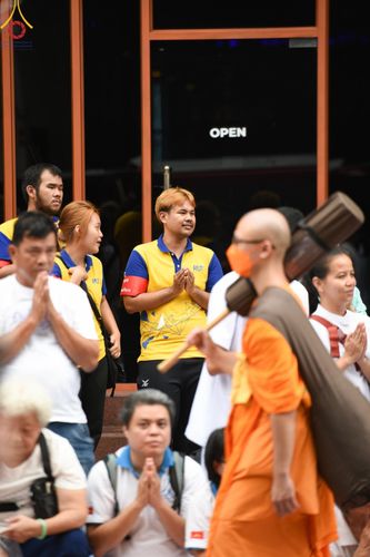 ภาพ No.128503:พิธีอัญเชิญพระบรมสารีริกธาตุ " ใจกลางเมืองนครหาดใหญ่ " เพื่อประดิษฐาน ณ มหารัตนเจดีย์สิริปทุมสวรรค์ (เจดีย์อริยพุทธะ 5 พระองค์) ศูนย์ปฏิบัติธรรมภาคใต้ อ.บางกล่ำ จ.สงขลา  วันที่ 9 มีนาคม พ.ศ. 2567 (ชุดที่ 2)