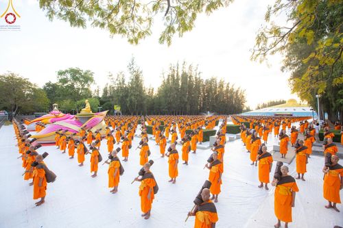 ภาพ No.186943:พระธรรมยาตราปฏิบัติธรรม และถ่ายภาพหมู่ประวัติศาสตร์ ปีที่ 13 ณ ลานทิศตะวันออก มหาวิหารพระมงคลเทพมุนี วัดพระธรรมกาย จ.ปทุมธานี วันเสาร์ที่ 28 ธันวาคม พ.ศ. 2567