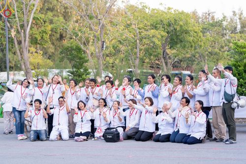 ภาพ No.198740:V.50 สารพัดV สารพัดดี ที่ธรรมยาตรา ในโครงการธรรมยาตรา กตัญญูบูชา มหาปูชนียาจารย์ พระมงคลเทพมุนี(สด จนฺทสโร) พระผู้ปราบมาร อนุสรณ์สถาน 7 แห่ง ปีที่ 13 ระหว่างวันที่ 2-31 มกราคม พ.ศ. 2568