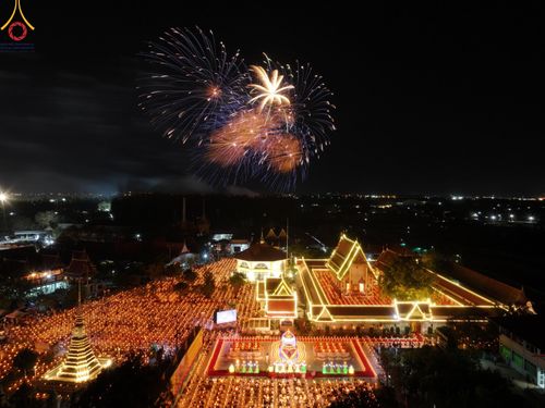 ภาพ No.194845:พิธีจุดประทีปถวายเป็นพุทธบูชา และบูชาธรรมมหาปูชนียาจารย์ ณ วัดสองพี่น้อง ต.ต้นตาล อ.สองพี่น้อง จ.สุพรรณบุรี ในโครงการธรรมยาตรา กตัญญูบูชา มหาปูชนียาจารย์ พระมงคลเทพมุนี(สด จนฺทสโร) พระผู้ปราบมาร อนุสรณ์สถาน 7 แห่ง ปีที่ 13 วันที่ 14 มกราคม พ.ศ. 2568
