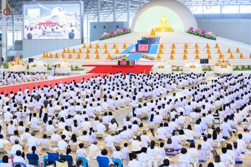 ภาพ No.75574:วัดพระธรรมกายจัด งานบุญวันอาทิตย์ต้นเดือน  มีกิจกรรมดังนี้ พิธีตักบาตร, พิธีบูชาข้าวพระ พระธรรมยาตรารับประกาศนียบัตร โครงการธรรมยาตราฯ ปีที่ 11 ในวันที่ 5 กุมภาพันธ์ พ.ศ. 2566 ณ วัดพระธรรมกาย อ.คลองหลวง จ.ปทุมธานี