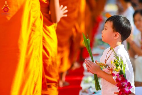 ภาพ No.147884:มหาสังฆทานครั้งยิ่งใหญ่ ตักบาตรพระ 10,000 รูป คณะสงฆ์ 4 ประเทศ 14 จังหวัดภาคใต้ วันอาทิตย์ที่ 11 สิงหาคม พ.ศ. 2567 ณ นิพัทธ์อุทิศ 3 ใจกลางนครหาดใหญ่ จ.สงขลา